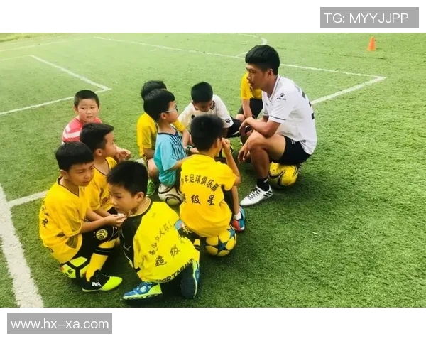 足球明星与熊孩子的奇妙冒险他们的友谊如何改变了彼此的生活